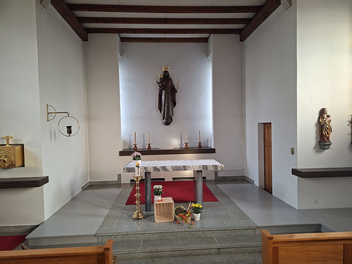 Kapelle Hämikon mit Podest
